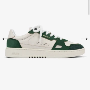 Axel arigato 36 - Super sköna och snygga skor köpta i höstas, används inte längre. Lite slitna på hälen på insidan, skickar bilder på förfrågan ❤️ Nypris 2100kr, mitt pris 1500kr 