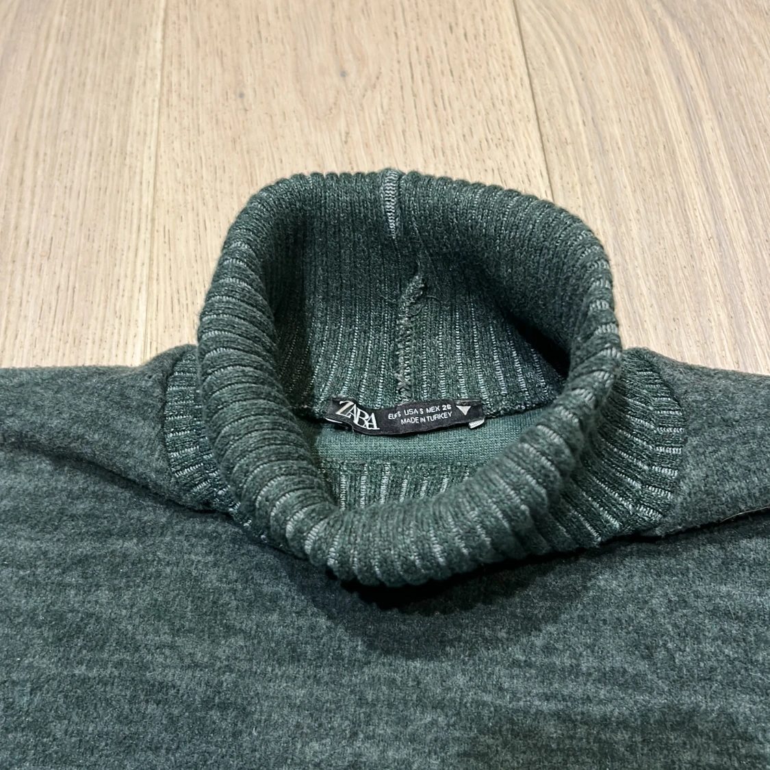 Grönt linne med polo krage💚 - 91