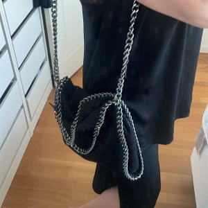 Liknande Stella Mccartney väska  - Jättefin väska som liknar Stella Mccartney❣️