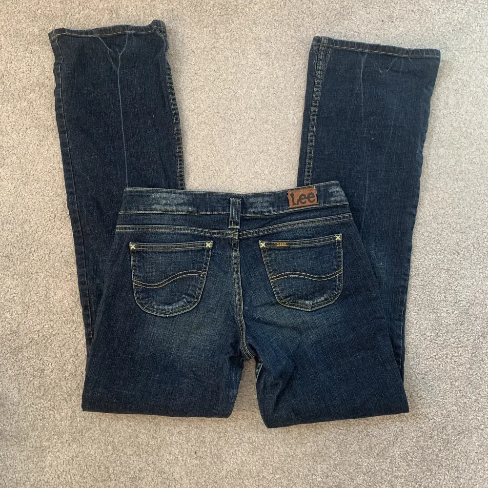 Lågmidjade jeans från lee 💙👖. Jeans & Byxor.