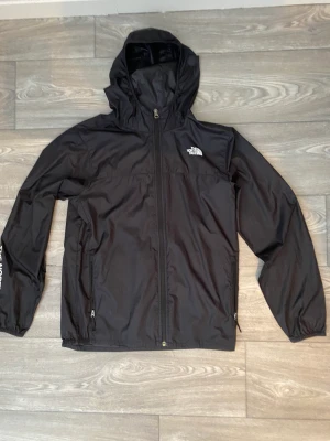 North face jacka  - North face jacka som är för liten för mig det är storlek XL i barn storlek