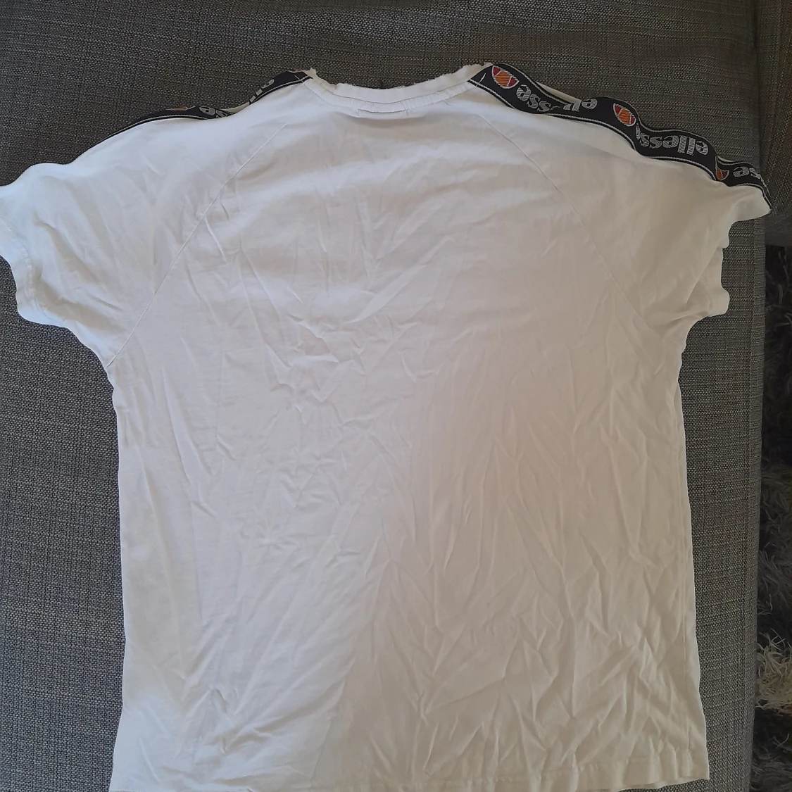 Vit Ellesse T-shirt! - 90