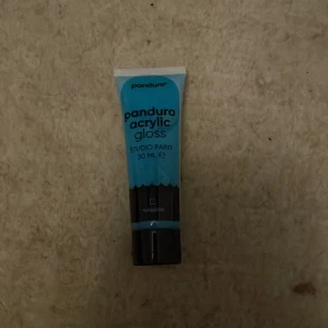 Acrylic - Säljer färg 