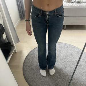 Low waist bootcut jeans från Gina💕 sitter bra på mig som är lite drygt 165, pris kan diskuteras!💕
