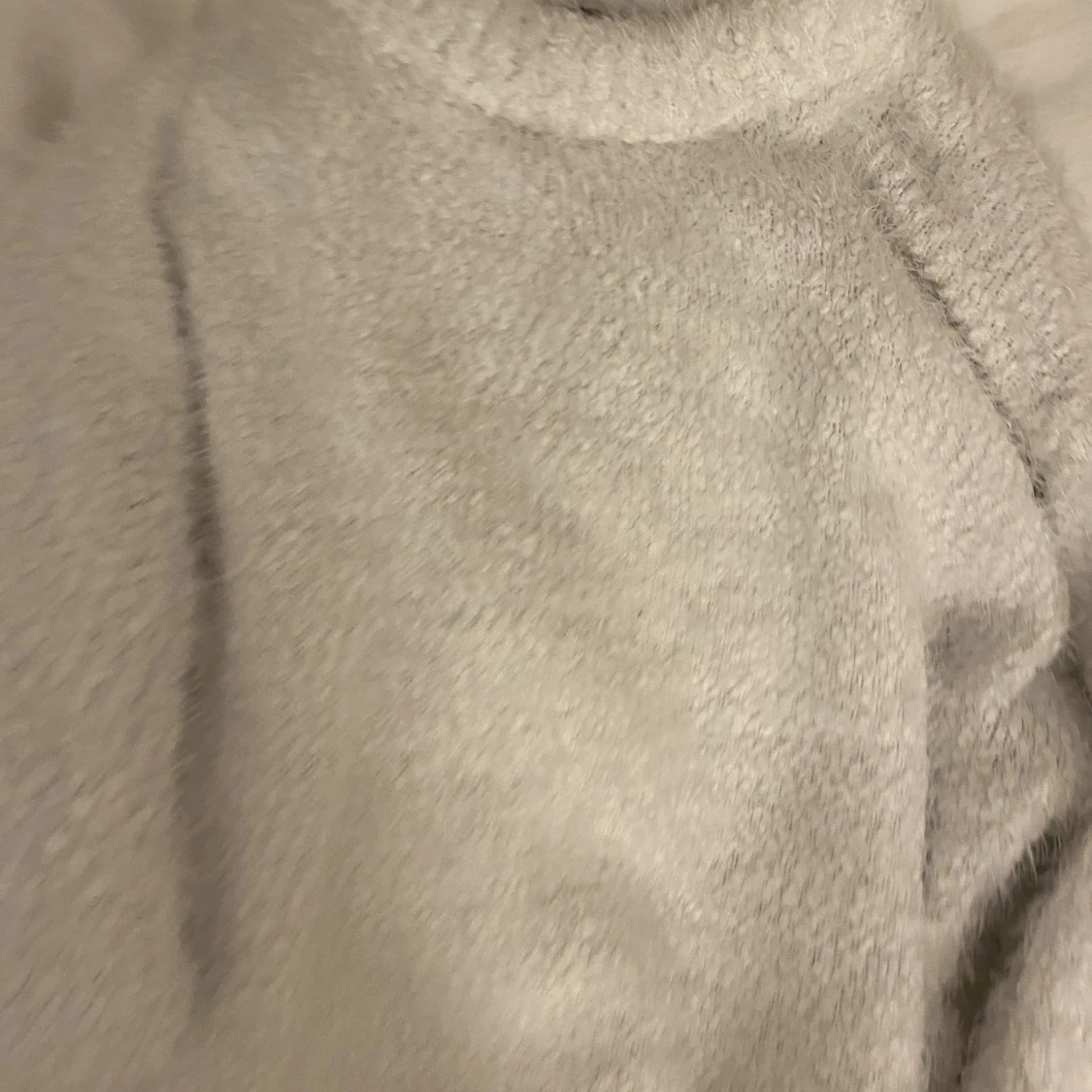 Vit stickad tröja  - 91