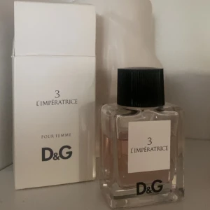 Parfym - Jättegoda parfym från Dolce & Gabbana🤍 Doftar vattenmelon🍉🤍 50ml. tryck gärna på köp nu🤍