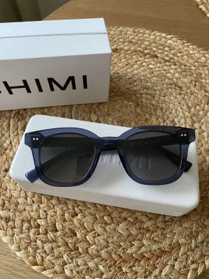 Chimi - Säljer nu mina chimis då jag är sugen på nya ❤️ De är i väldigt bra skick och nypris 1200, modellen är 02 Blue