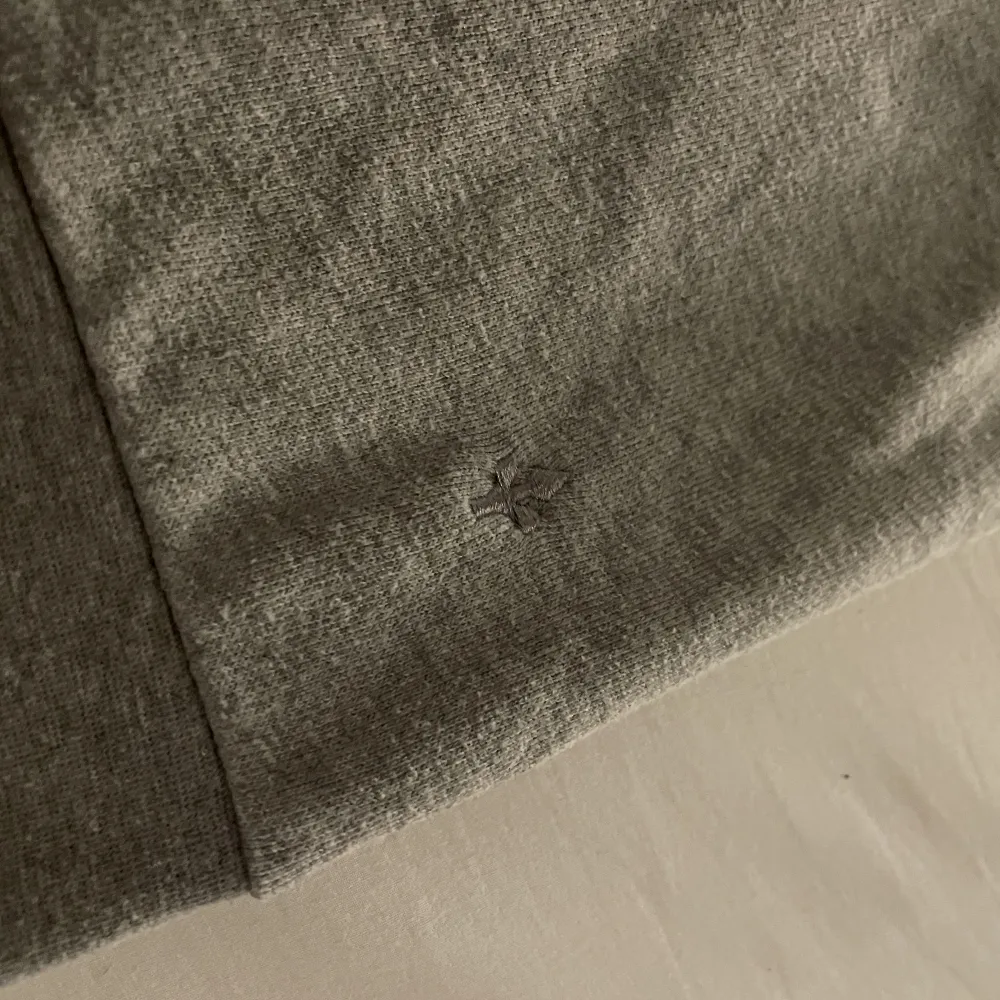 En väldigt bekväm grå sweater från lager 157 i strl M. Hoodies.