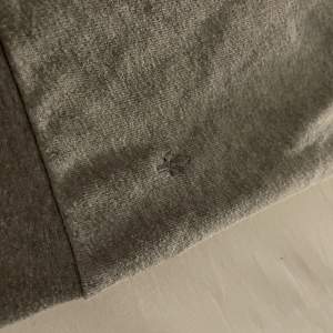 En väldigt bekväm grå sweater från lager 157 i strl M