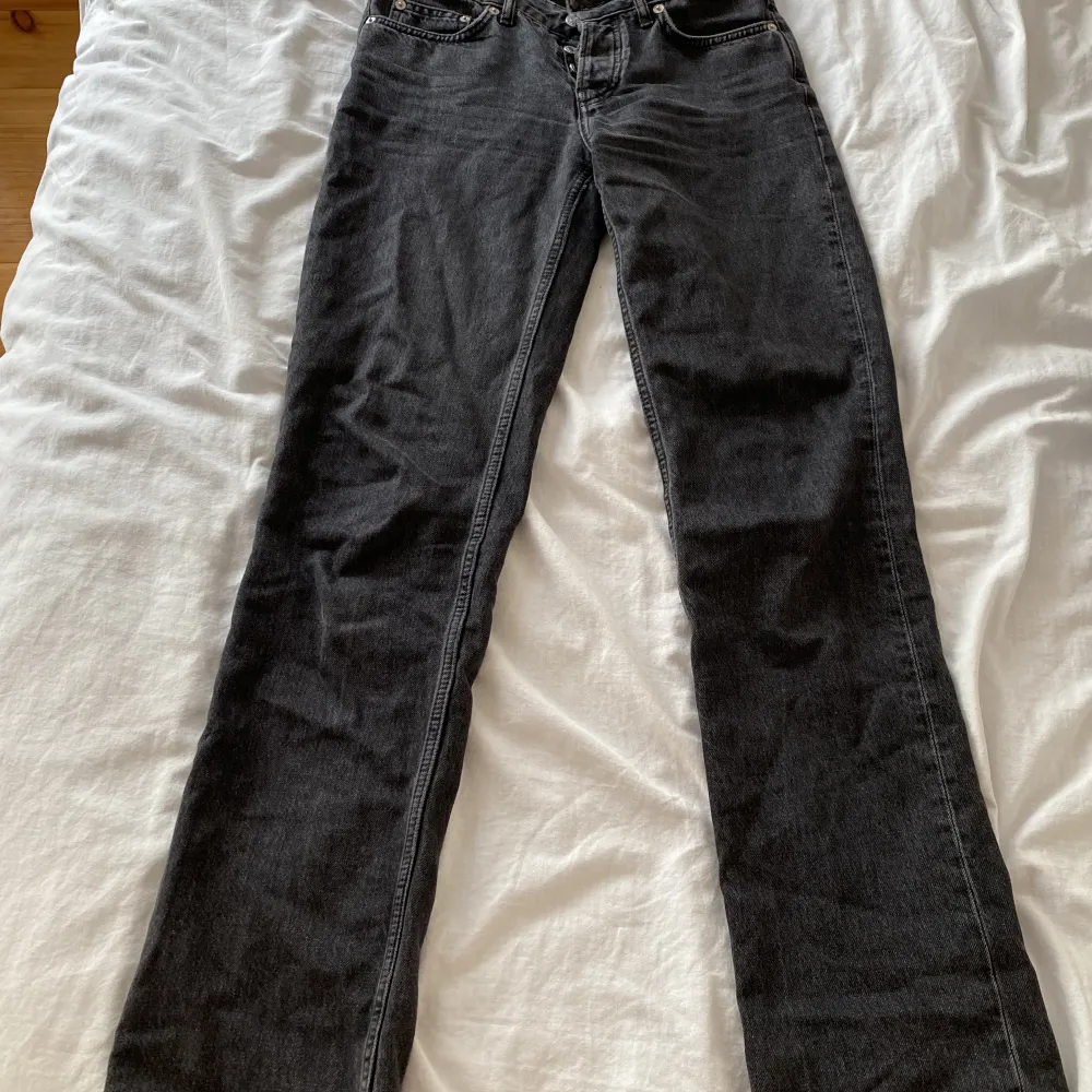 Jätte fina lågmidjade jeans från lager 157 i fint skick. storlek Xs men passar S med💞priset kan diskuteras!. Jeans & Byxor.