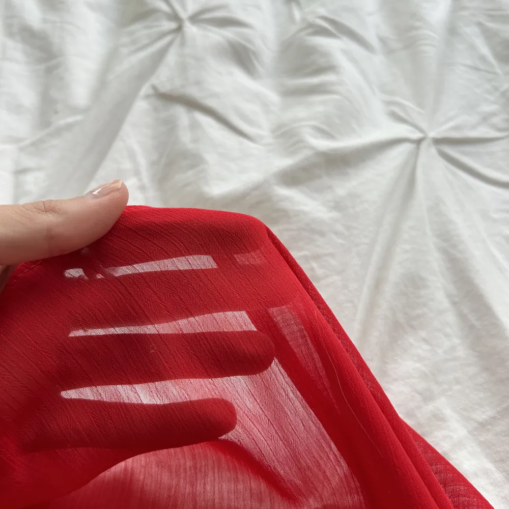 Jätte fin röd mesh blus från chiquelle💕🔥Köpt julen 2022 för ca 300 kr och använd få ggr. Blusar.