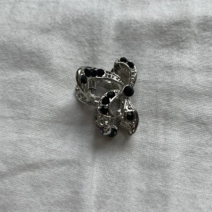 mini hårklämma!  - Super söt hårklämma! Hör av dig om du vill se flera bilder! 💋