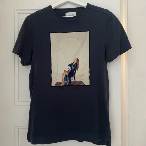 Limitato t-shirt⚡️🇮🇹 - Limitato t-shirt till salu, använd fåtal gånger så bra skick! Normal i storleken⭐️