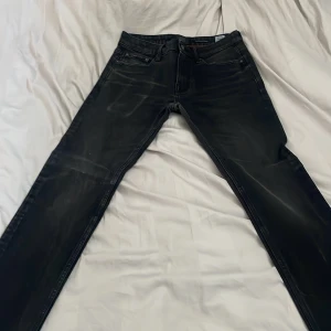 Crocker jeans - Crocker jeans lite slitna på vissa ställen, ett par år gamla