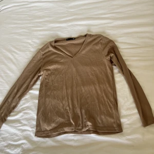 Beige top - Ribbad beige top
