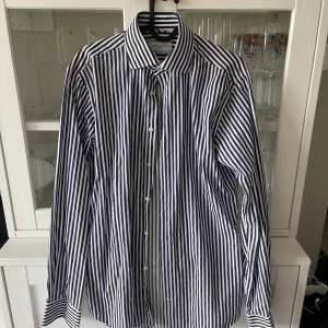 Randig skjorta - Använd två gånger. 