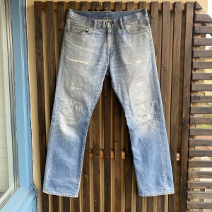 Levi’s 504or - Vida/straight Levi’s 504or med rejält vintage slitage. Storlek: 34/32. Pris: 149kr