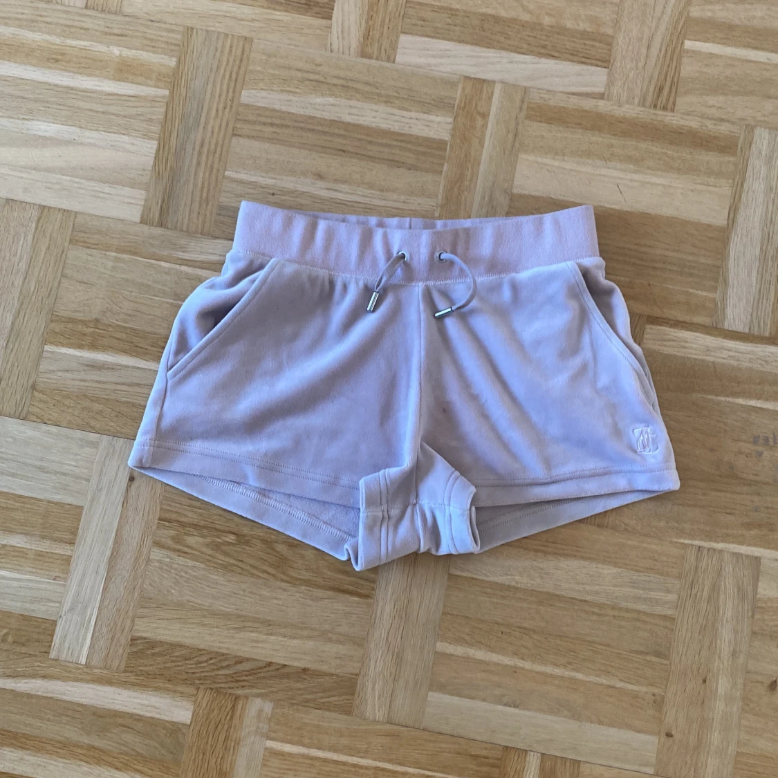 Juicy Couture shorts  - 90
