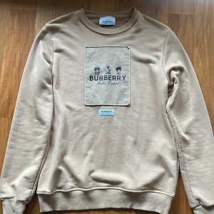 Burberry tröja  - Burberry tröja knappt andvänd väldigt bra skick priset kan diskuteras vid en snabb affär