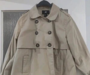 Kappa - Från hm. Så fin kappa nu till hösten!