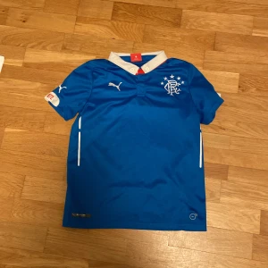 Glasgow Rangers träningströja  - Fin och aldrig använd! Fint material