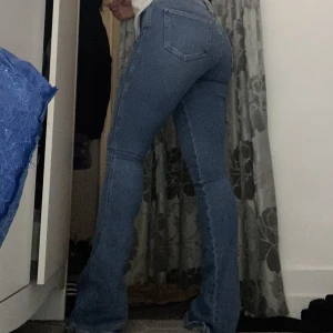 Jeans  - Bootcut Jeans från Zalando som är använda 1-2 gånger, nytt skick. Säljer dessa då dom inte används. Storlek XS Nypris 599kr