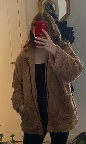 Teddycoat - Perfekt till vinter och vår. Passar till det mesta.