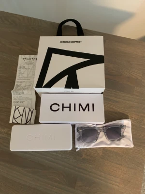 Chimi 04 grey - Knappt använda köpte denna sommarn och har inte använt nånting pga vädret. Hör av dig om du har fler frågor och funderingar!