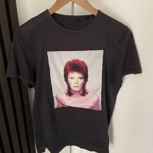 Limitato T shirt  - Säljer skön limitato tisha nypris 1799 mitt pris 450kr pris kan diskuteras vid snabb affär 