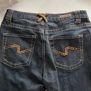  lågmidjade jeans  - Skitsnygga lågmidjade jeans, mina favoriter som nu är för små.. så sjukt bekväma!! ❤️