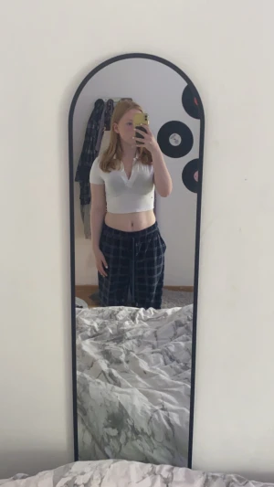 Magtröja med v ringning  - Jätte fin mat tröja med urringning från hm! Orginaltrogen pris 120 kr