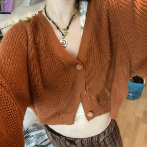 Söt orange kofta❤️‍🔥 - En fin kofta ifrån monki💓