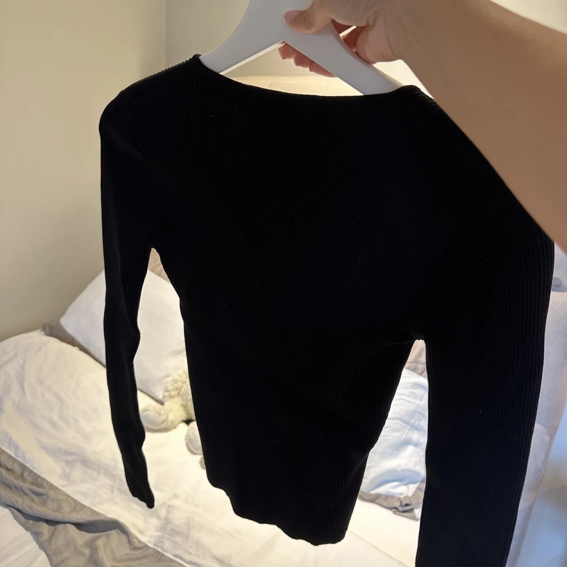 Svart ribbad tröja  - 90