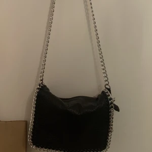 Tiamo väska ifrån scorett - Använd några gånger, säljer för att den inte används längre, köpte den för 550kr