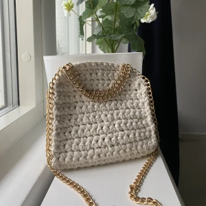 Stella McCartney liknande väska  - Handgjord Stella McCartney likande väska, liten och går att hålla i handen eller ha runt sig 