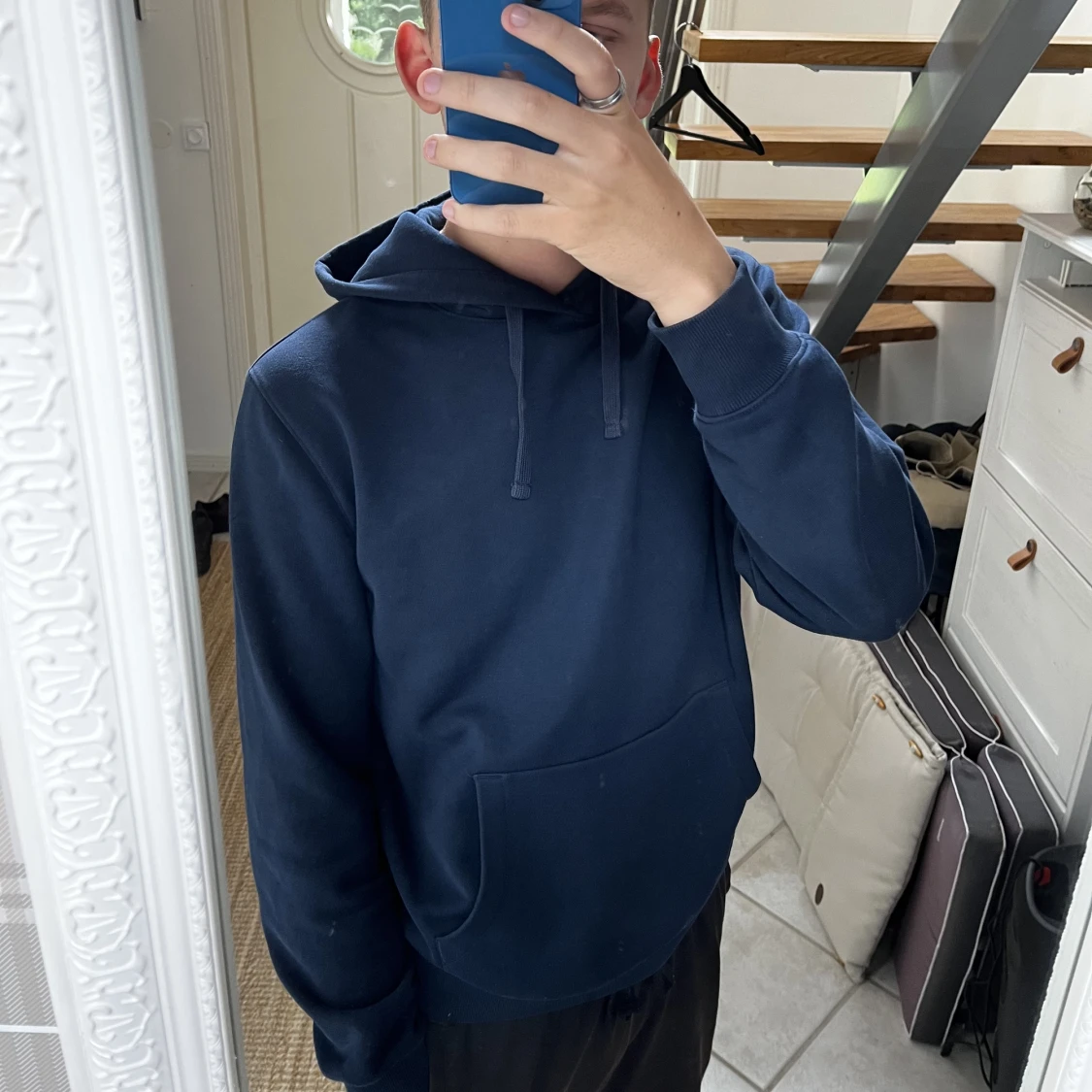 Blå hoodie 
