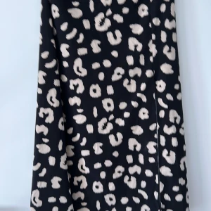 Kjol - Sparsamt använd kjol i storlek s från shein