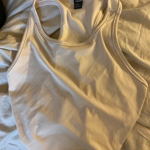 Linne från Shein - Jättebekvämt och snyggt linne som tyvärr inte används längre.