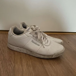 Reebok skor - Buda priset, säljs billigt