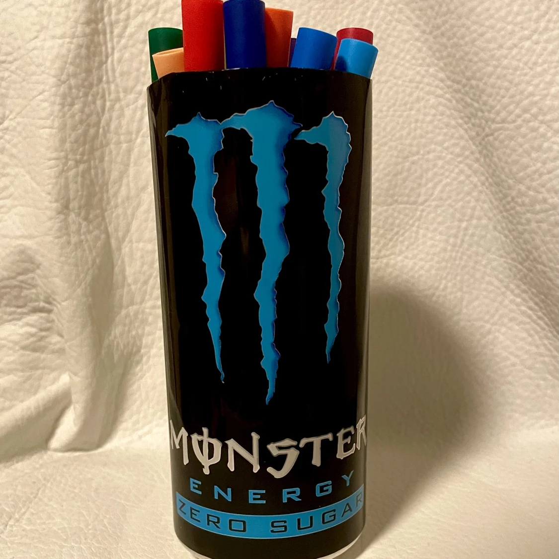 MONSTER pännhållare