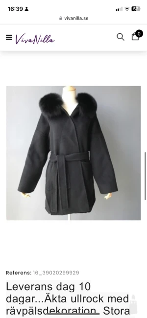 Vinter jacka kappa  - Jätte fin  Använd en vinter bra skick Lite sönder vid midja 