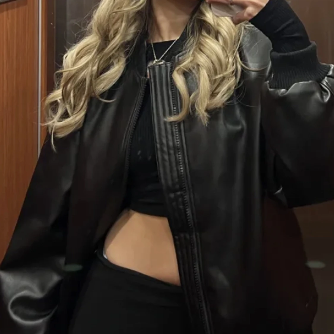 Skinnbomberjacka i PU från Bikbok