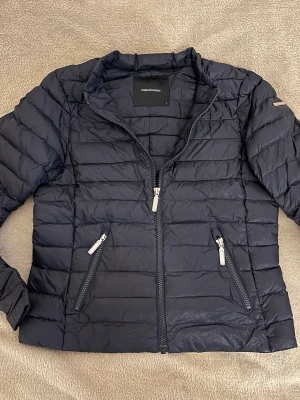 Peak performance jacka Dam - Peak performance jacka i bra skick ny pris 2700kr
