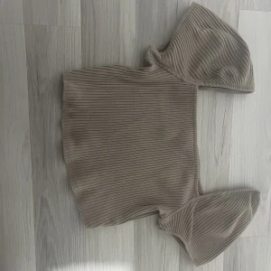 Topp - Jätte fin topp som passar så bra till vardagen samt det festliga✨