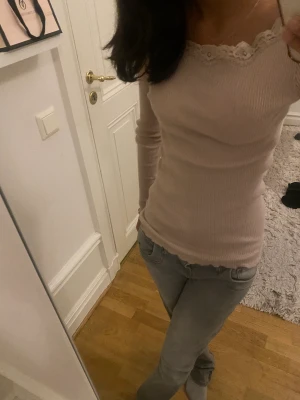 Långärmad rosemunde tröja - Jättegullig rosemunde tröja som tyvärr inte längre kommer till andvändning💕💕