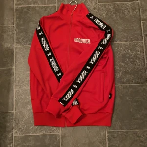 Hoodrich  - Hoodrich Kofta, Frågor besvaras i Dm!