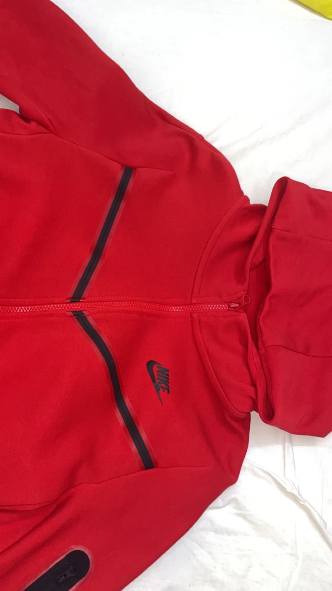 Röd Nike tecch  - 90