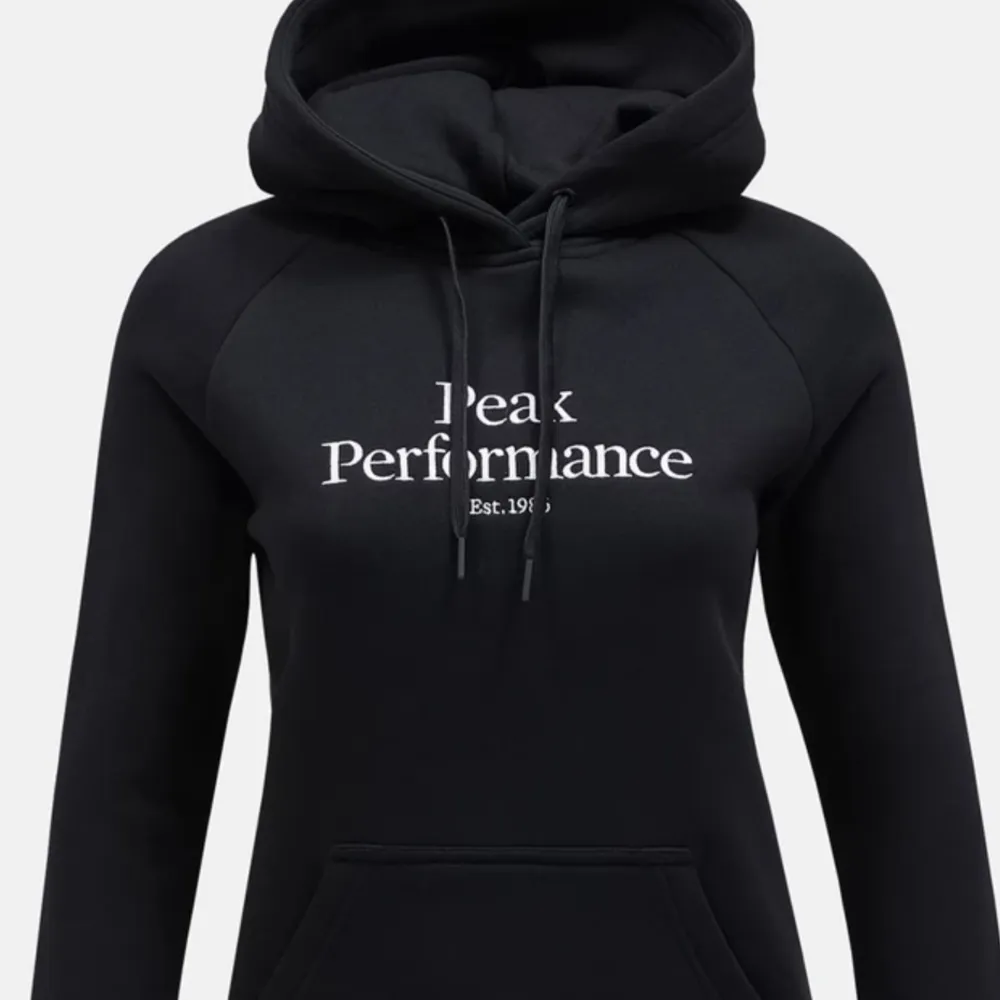 Peak performance hoodie, säljer då jag inte använder den längre. Den är i god skick.. Hoodies.