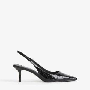 Perfekta klackarna - Säljer mina populära slingbacks från HM pågrund av att de är för små i storleken. Använda endast 1 gång så mycket bra skick. Passar både till fest och vardags😍köpta för 300 men säljer för halva priset! (Obs bilden är lånad) 