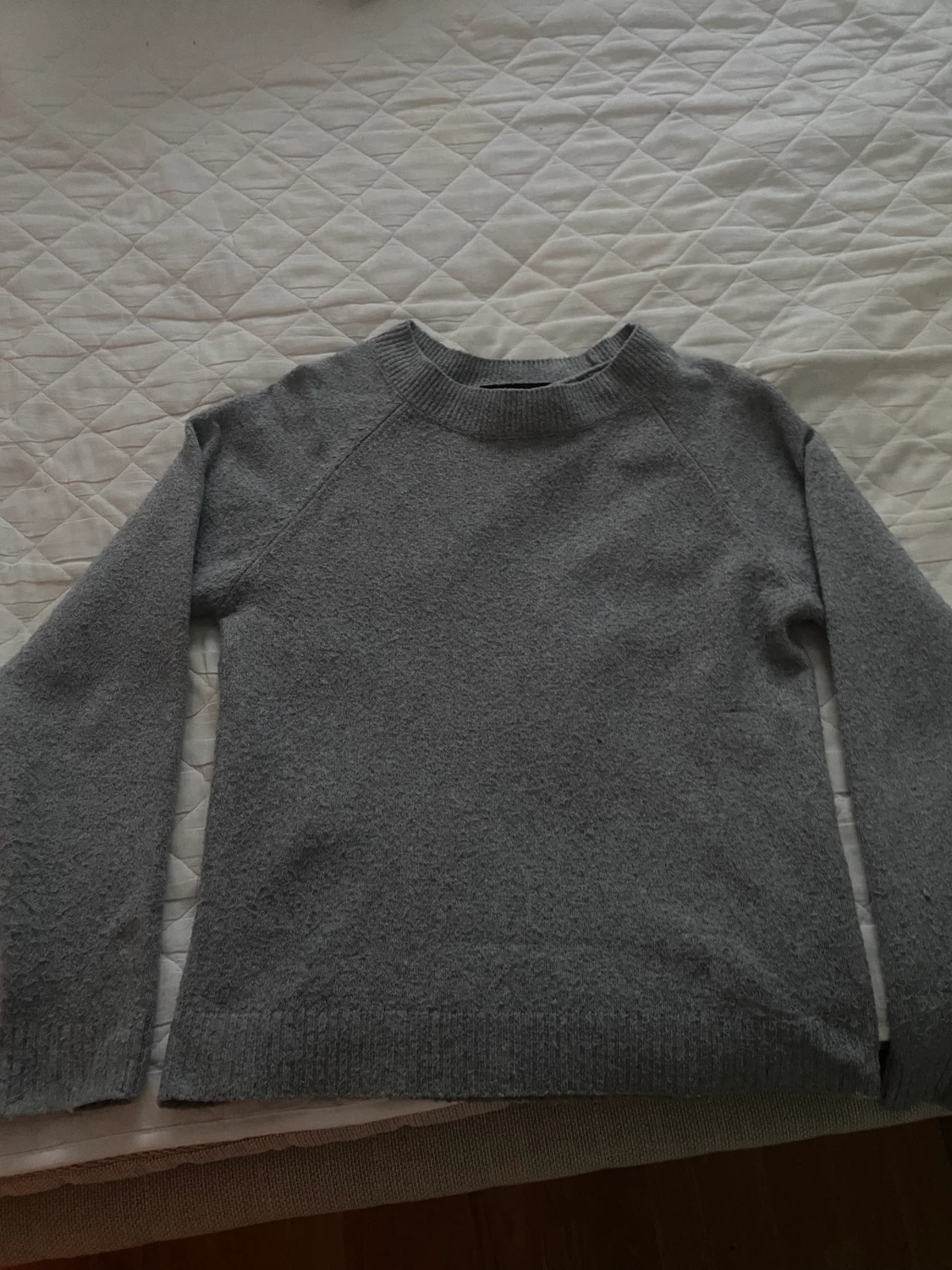 Grå stickad tröja  - 90